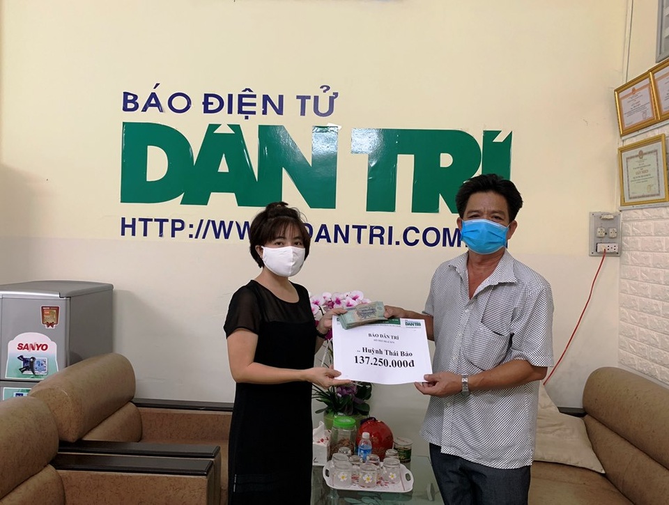 Trao gần 140 triệu đồng giúp đỡ chàng trai bị tai nạn thập tử nhất sinh - 1 Trao gần 140 triệu đồng giúp đỡ chàng trai bị tai nạn thập tử nhất sinh - 1