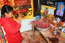 Nghẹn đắng "thư gửi mẹ đã qua đời" của bé gái 8 tuổi