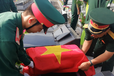 Truy điệu, an táng nữ liệt sĩ khuyết danh hy sinh thời chống Pháp