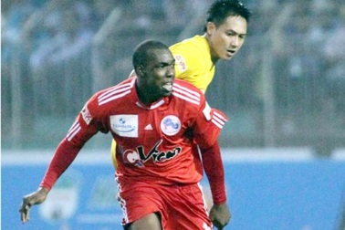 Khó khăn kinh tế đưa cầu thủ về giá trị thực