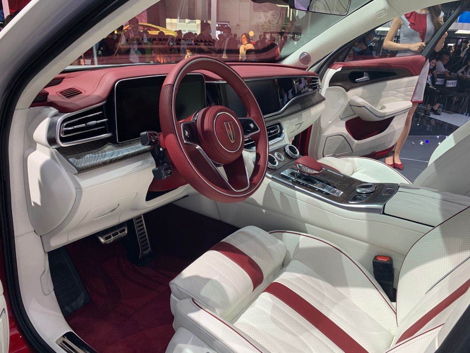 Cận cảnh mẫu Hongqi H9+ được mệnh danh là xe Maybach của Trung Quốc - 2 Cận cảnh mẫu Hongqi H9+ được mệnh danh là xe Maybach của Trung Quốc - 2