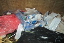 Kinh hãi rác thải y tế lẫn trong rác sinh hoạt tại các phòng khám tư