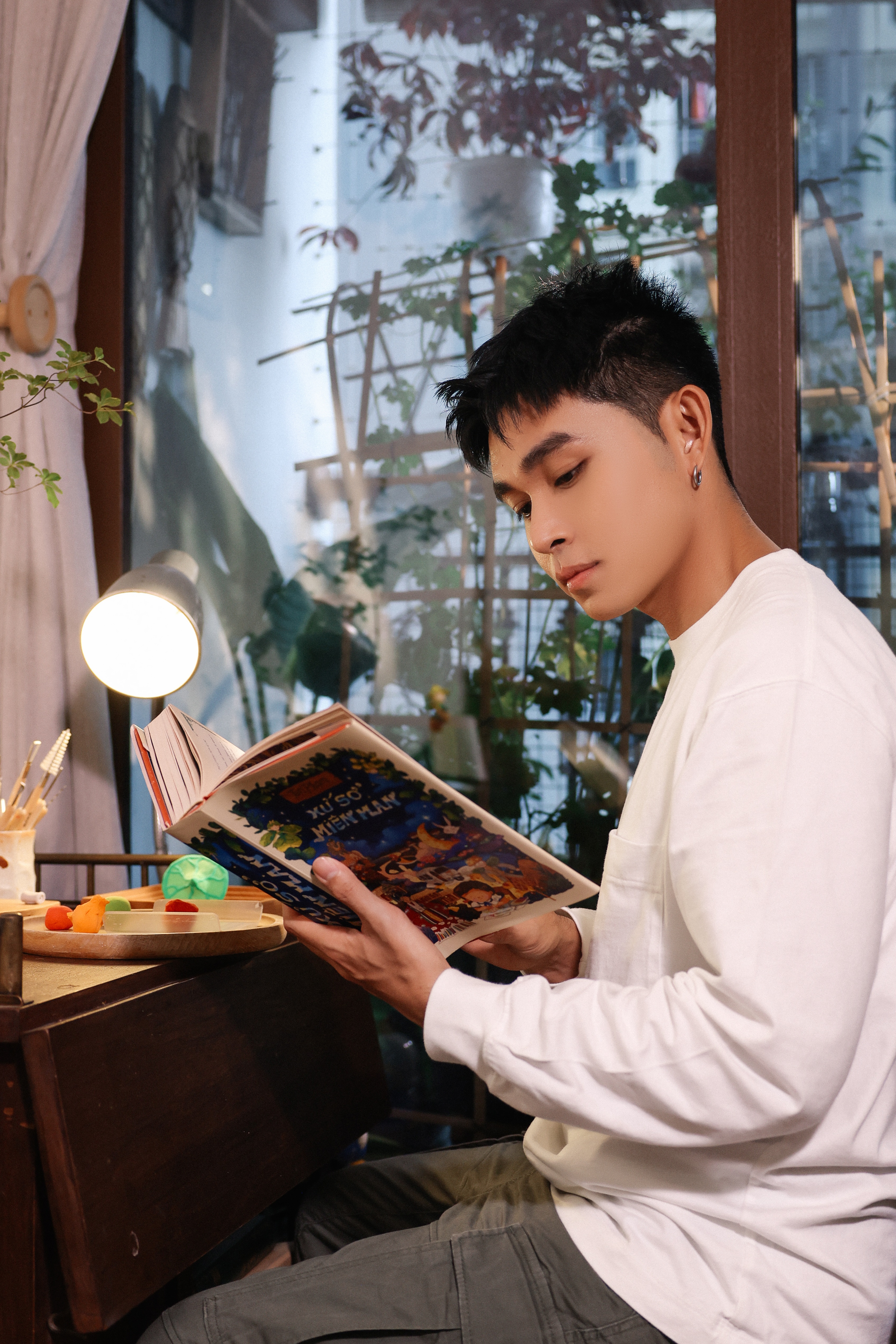 Jun Pham: Vender 10.000 livros não é igual a 1 noite de canto - 2 Jun Phạm: Bán 10.000 quyển sách chưa bằng 1 đêm đi hát - 2
