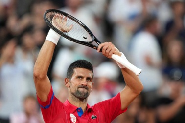 Vượt qua chấn thương, Djokovic vào bán kết Olympic 2024