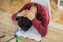 Thi trượt lớp 10: Cha mẹ thở dài cũng sẽ gây "sát thương" tới trẻ