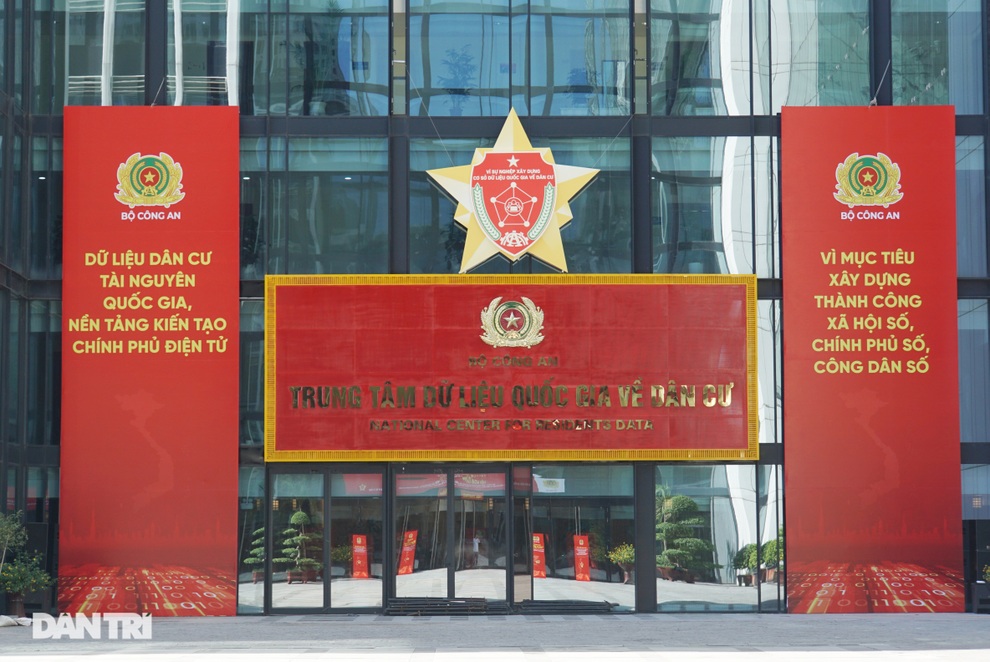 Bộ Công an thành lập Trung tâm nghiên cứu dữ liệu dân cư, căn cước công dân - 1 Bộ Công an thành lập Trung tâm nghiên cứu dữ liệu dân cư, căn cước công dân - 1