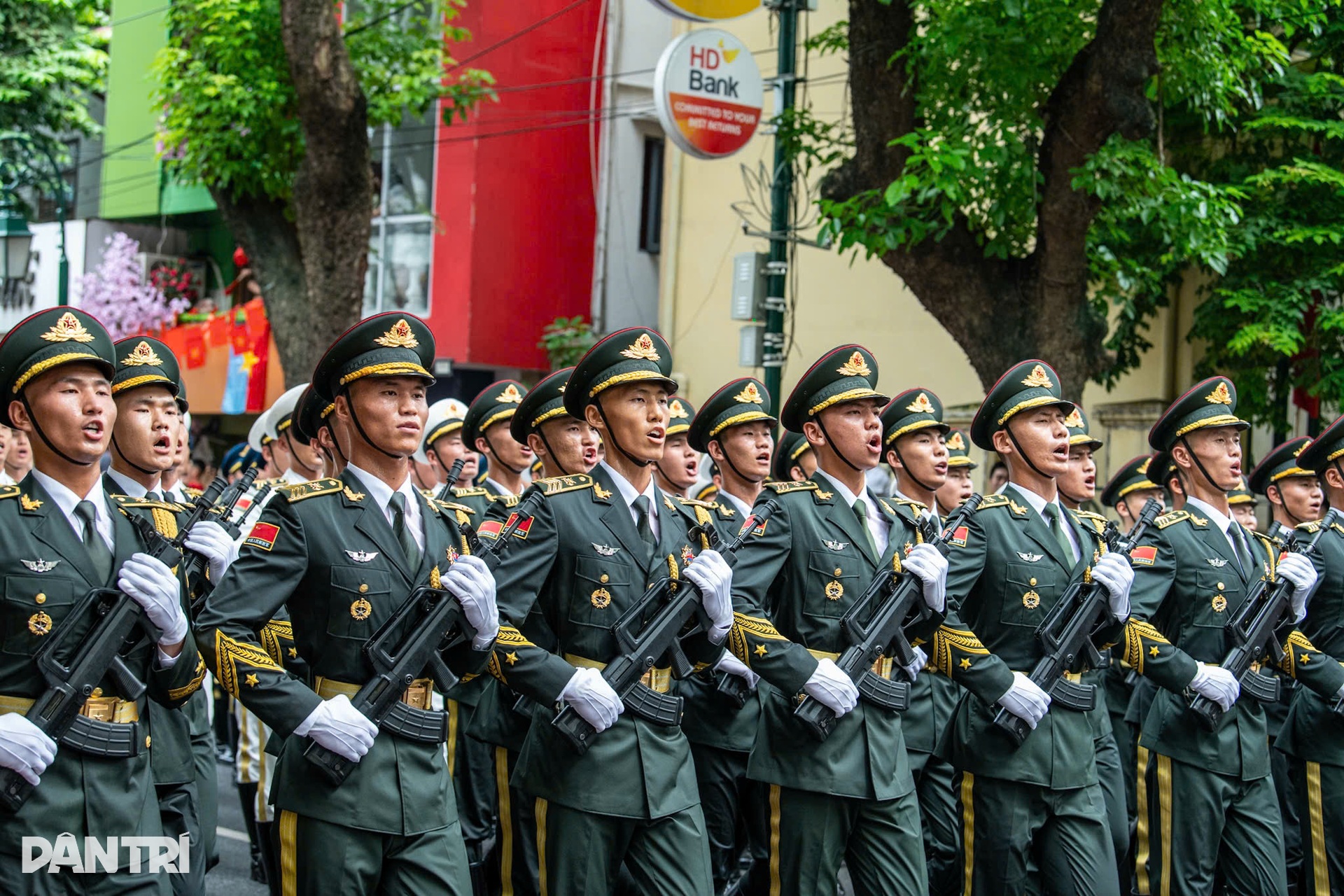 Ngắm bước diễu binh khối quân đội các nước Trung Quốc, Lào, Nga, Campuchia - 8 Ngắm bước diễu binh khối quân đội các nước Trung Quốc, Lào, Nga, Campuchia - 8