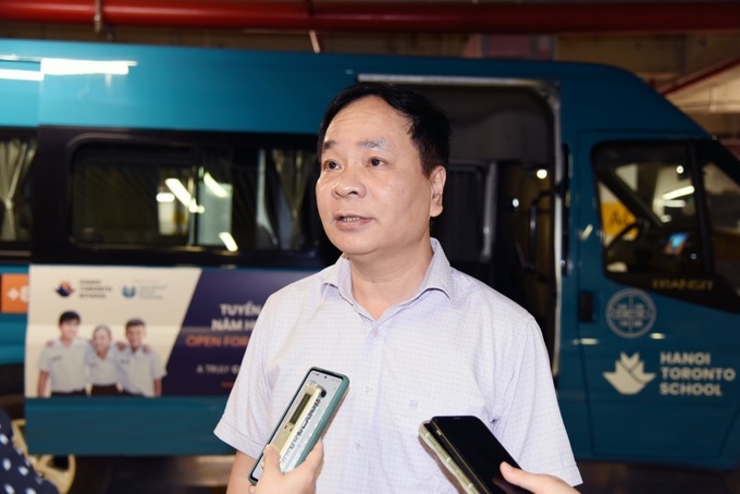 Ông Đoàn Tiến Trung Phó phòng GD&ĐT quận Cầu Giấy chia sẻ, trong những năm vừa qua UBND quận Cầu Giấy đặc biệt quan tâm đến vấn đề an toàn của học sinh trong công tác đưa đón bằng xe hợp đồng