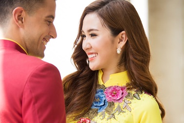 Bắt gặp học trò Phạm Hương tình tứ bên Nam vương Đại sứ Hoàn cầu