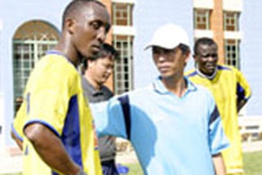 “SL.NA lắm chuyện lạ lùng!”