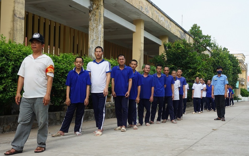 Chuyện ở nơi nửa đêm nhiều người thức dậy đánh nhau với... cột nhà - 6 Chuyện ở nơi nửa đêm nhiều người thức dậy đánh nhau với... cột nhà - 6