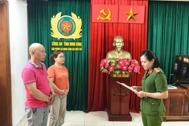 Hai vợ chồng đưa hối lộ cho cán bộ xã để làm khống hồ sơ đất