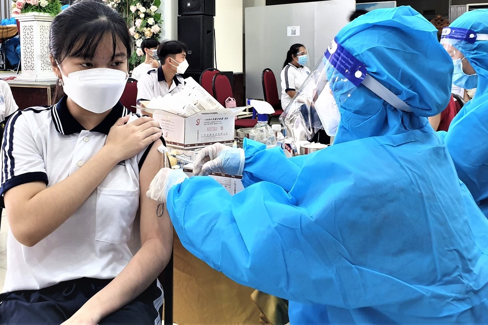 Học sinh Sóc Trăng phấn khởi tiêm vaccine mũi 2 - 1 Học sinh Sóc Trăng phấn khởi tiêm vaccine mũi 2 - 1