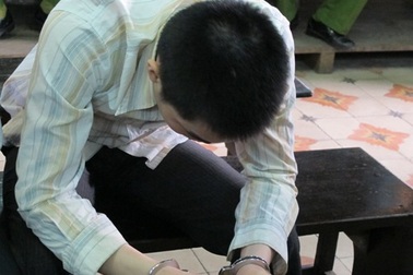 Mới quen qua điện thoại đã cho “mây mưa”