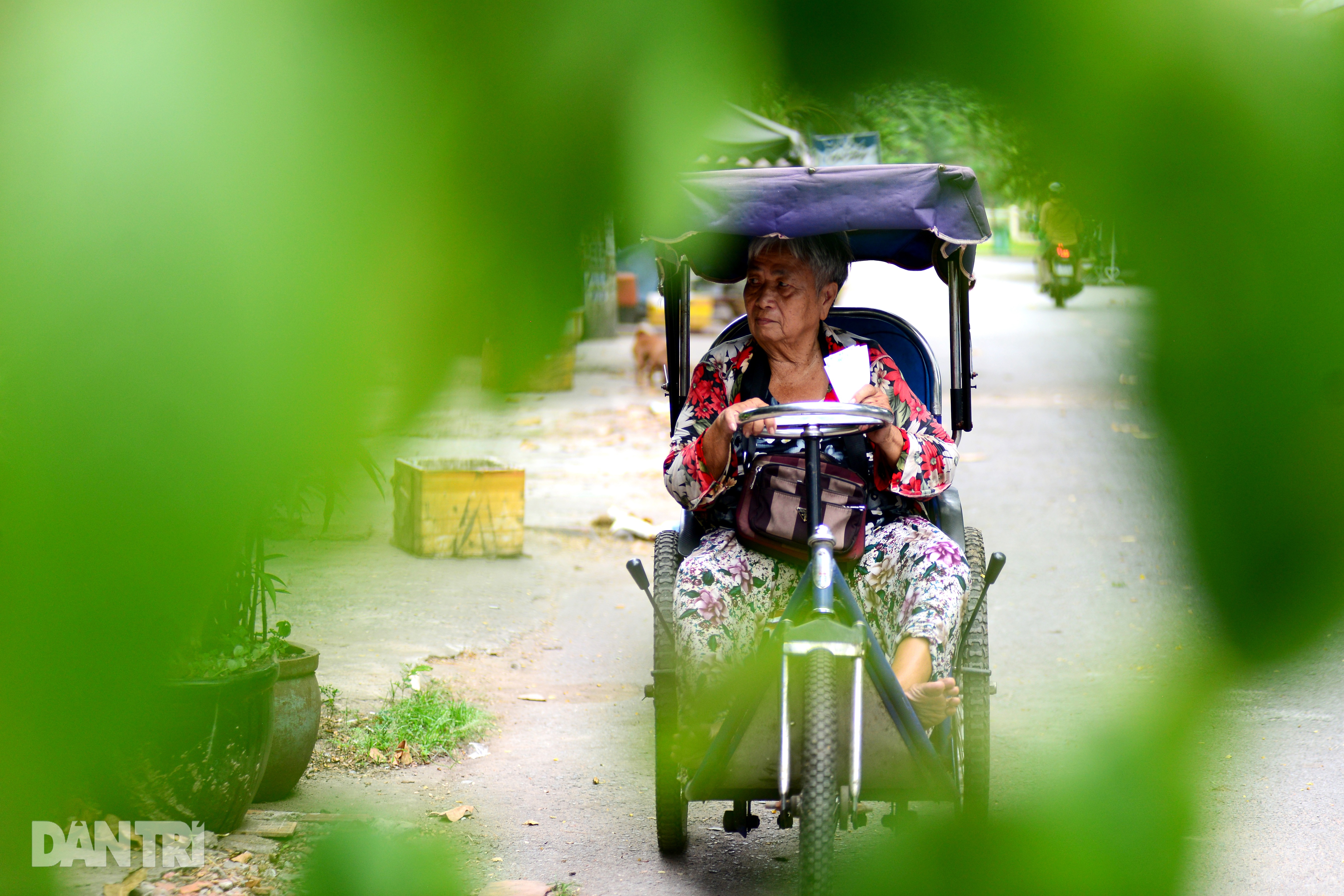 Đôi vợ chồng già sống dưới gầm cầu thang, 7 lần bất lực nhìn con chết - 9 Đôi vợ chồng già sống dưới gầm cầu thang, 7 lần bất lực nhìn con chết - 9
