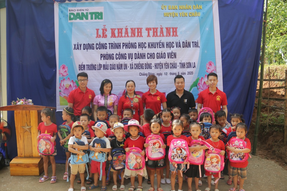 Dân bản hiến đất cùng bạn đọc Dân trí xây trường tặng học sinh vùng cao - 7 Dân bản hiến đất cùng bạn đọc Dân trí xây trường tặng học sinh vùng cao - 7