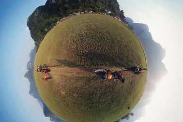 Trải nghiệm độc đáo thắng cảnh Tú Làn qua ống kính 360 độ