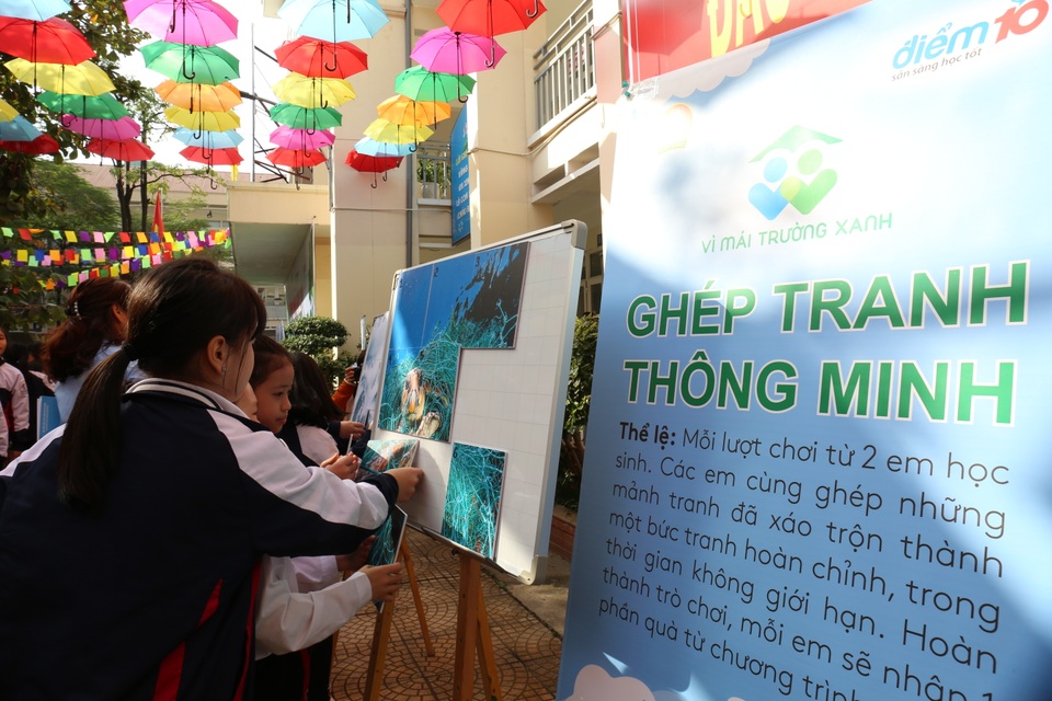 Trao học bổng gây quỹ từ việc thu gom dụng cụ học tập cũ và rác thải nhựa tái chế - 5 Trao học bổng gây quỹ từ việc thu gom dụng cụ học tập cũ và rác thải nhựa tái chế - 5