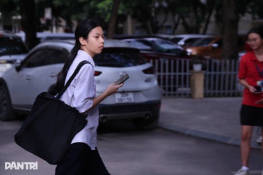 Bài thơ hơn nửa thế kỷ vào đề văn thi lớp 10 chuyên