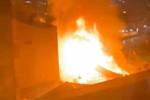 Hà Nội: Quán gà ở quận Long Biên bốc cháy ngùn ngụt