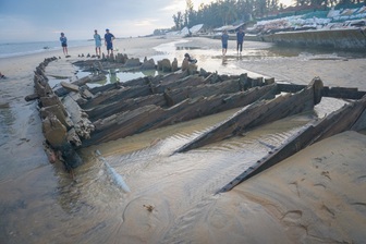 "Không còn cách nào khác ngoài việc trục vớt con tàu cổ ở Hội An"