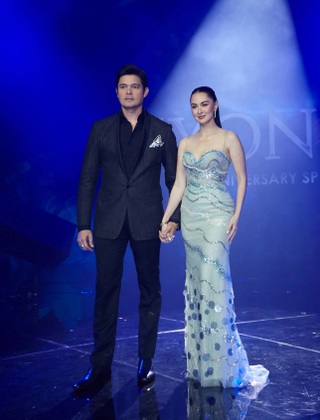 “Mỹ nhân đẹp nhất Philippines” U50 trẻ như đôi mươi, mê mẩn thời trang Việt - 8