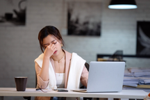 Bị sa thải vì từ chối làm việc vào cuối tuần, cô gái kiện thắng công ty