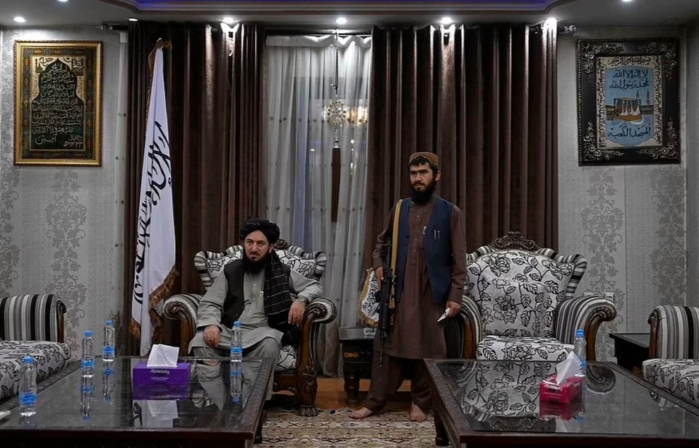 150 tay súng Taliban sống trong biệt phủ của cựu phó tổng thống Afghanistan - 3 150 tay súng Taliban sống trong biệt phủ của cựu phó tổng thống Afghanistan - 3