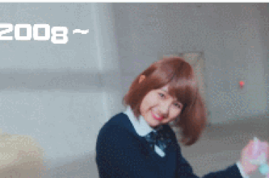 Clip "độc" tái hiện sự thay đổi phong cách tạo dáng khi chụp ảnh từ xưa đến nay