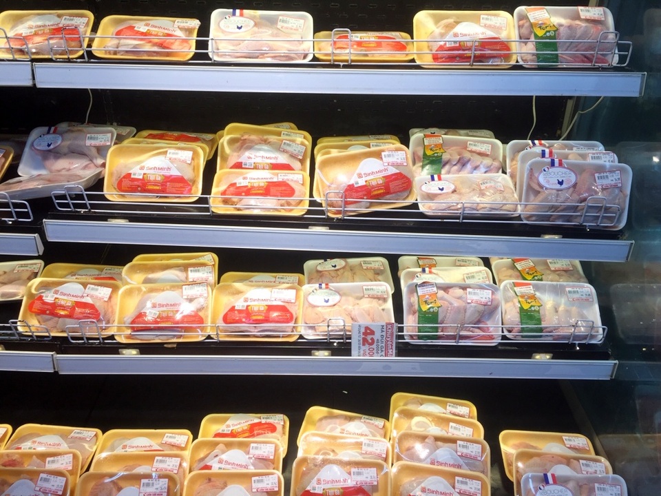 TPHCM: Chợ và siêu thị vắng người, chợ tạm phải “giải tán - 7