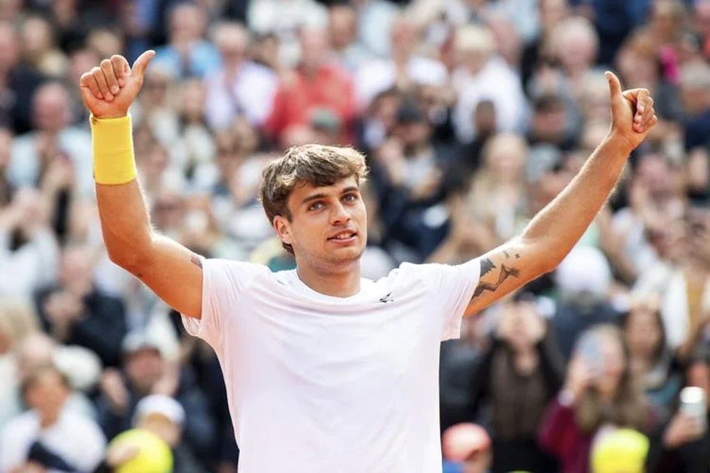 Джокович выигрывает 100-й титул ATP, Рублев проигрывает в финале Hamburg Open - 2 Djokovic giành danh hiệu ATP thứ 100, Rublev thua ở chung kết Hamburg Open - 2
