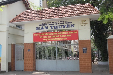 Cảnh cáo thầy giáo xưng tao - mày, gọi học trò là “cẩu nam nữ”