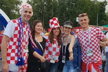 Từ nước Nga: Siêu mẫu Thu Hằng phấn khích khi Croatia đánh bại tuyển Anh