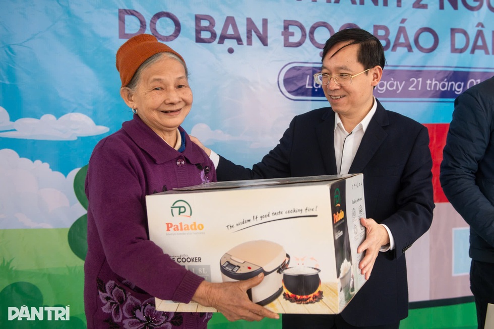 Ấm áp, xúc động ngày khánh thành 2 ngôi nhà Nhân ái ở nơi bão Yagi đi qua - 8 Ấm áp, xúc động ngày khánh thành 2 ngôi nhà Nhân ái ở nơi bão Yagi đi qua - 8