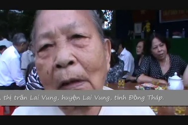 Người dân phấn khởi đến dự lễ khởi công cầu Dân trí tại thị trấn Lai Vung, huyện Lai Vung, tỉnh Đồng Tháp