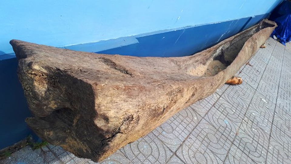 Đánh bắt cá, ngư dân phát hiện 2 chiếc thuyền độc mộc cổ - 2 Đánh bắt cá, ngư dân phát hiện 2 chiếc thuyền độc mộc cổ - 2