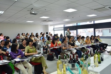 Đại học Hoa Sen hướng dẫn giáo viên THPT “vào bếp”