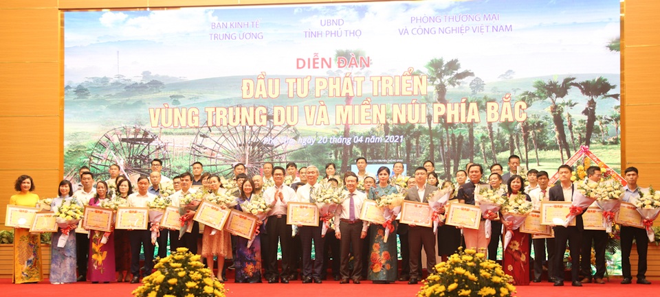 Tìm hướng đi mới trong đầu tư phát triển vùng Trung du - miền núi phía Bắc - 3 Tìm hướng đi mới trong đầu tư phát triển vùng Trung du - miền núi phía Bắc - 3