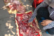 Phát kinh "thịt lạnh": Mua chợ tươi về nhà bốc mùi thối