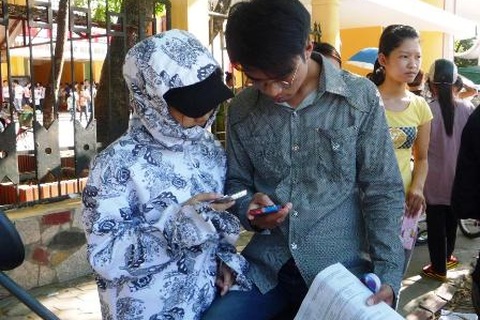 Bố mất vẫn cố gắng đi thi