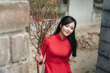 Năm Đinh Dậu, trò chuyện với hot girl cầm tinh con Gà