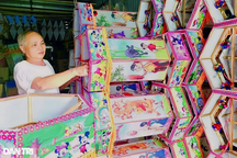 40 năm làm lồng đèn Trung thu, người đàn ông chỉ lo... trời "hại"