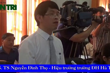 Bộ trưởng Phùng Xuân Nhạ làm việc tại trường ĐH Hà Tĩnh