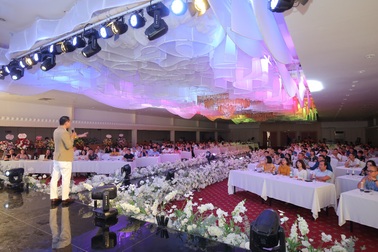 Học viên tri ân giảng viên Học viện CEO Việt Nam