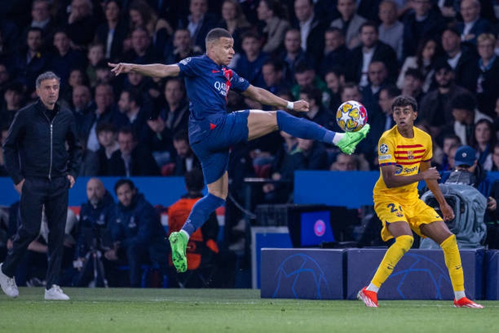 HLV Xavi và Enrique tự tin trước cuộc tái đấu ở tứ kết Champions League - 2