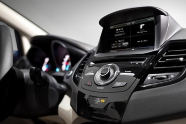 Ford bổ sung nút, phím bấm trên bảng điều khiển  