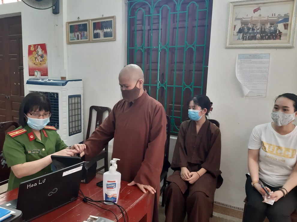 Nghị lực phi thường của nữ Thiếu tá công an hết lòng vì người dân - 1