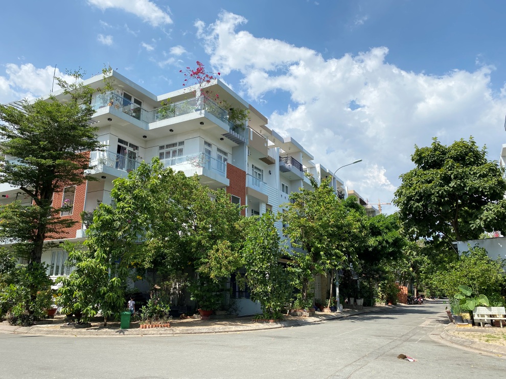 Dịch bệnh kéo dài, giá nhà tại TPHCM vẫn ở trên trời - 3 Dịch bệnh kéo dài, giá nhà tại TPHCM vẫn ở trên trời - 3