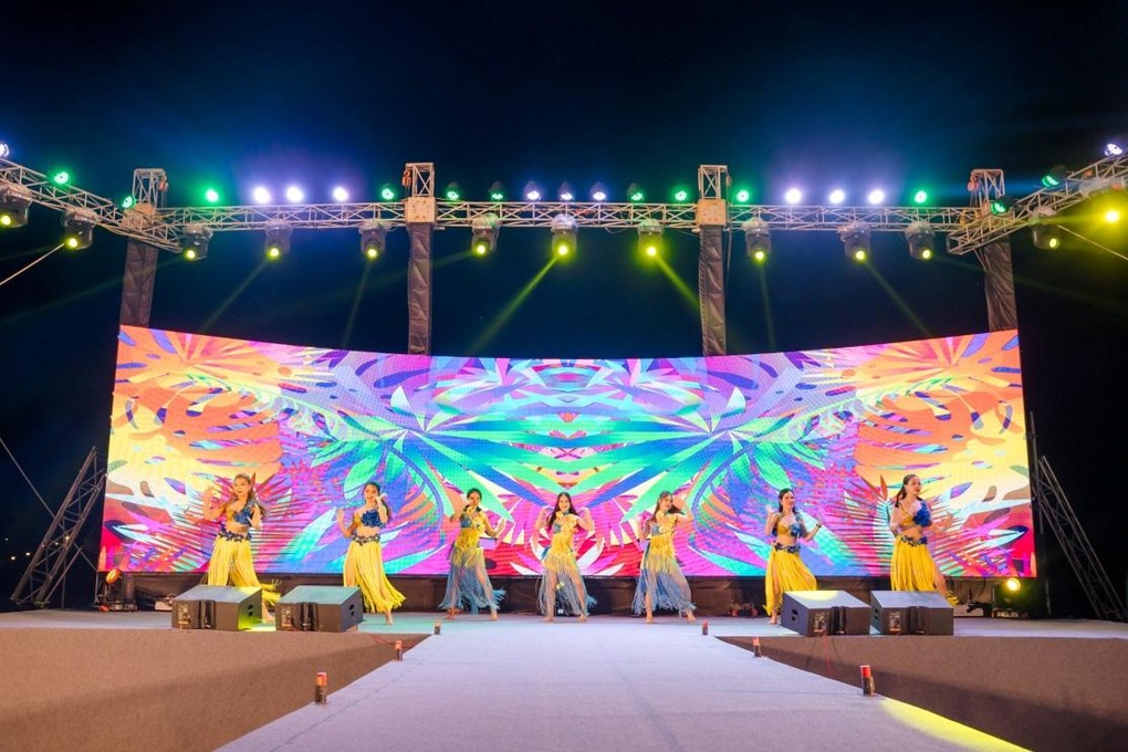 Đại lễ 2/9: Quảng Bình đón cơn mưa sự kiện đẳng cấp tại Bán đảo không ngủ Bảo Ninh - 1 Đại lễ 2/9: Quảng Bình đón cơn mưa sự kiện đẳng cấp tại Bán đảo không ngủ Bảo Ninh - 1