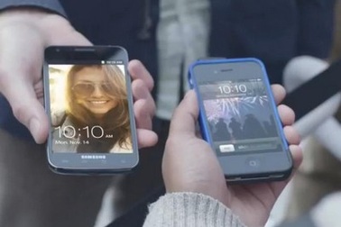 Samsung tung quảng cáo “đá đểu” fan cuồng Apple